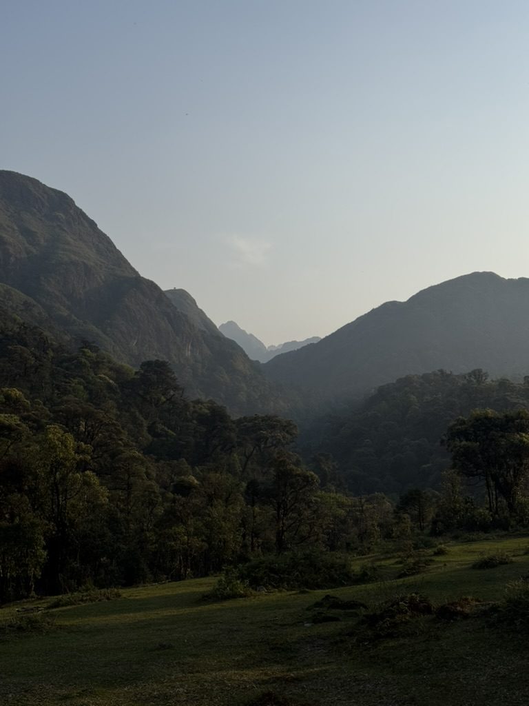 Sapa mountain pass through the haze