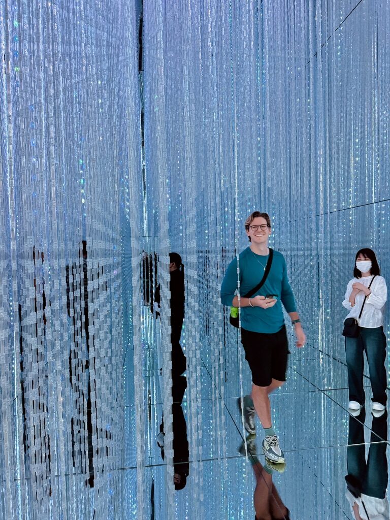 teamLab crystal corridor