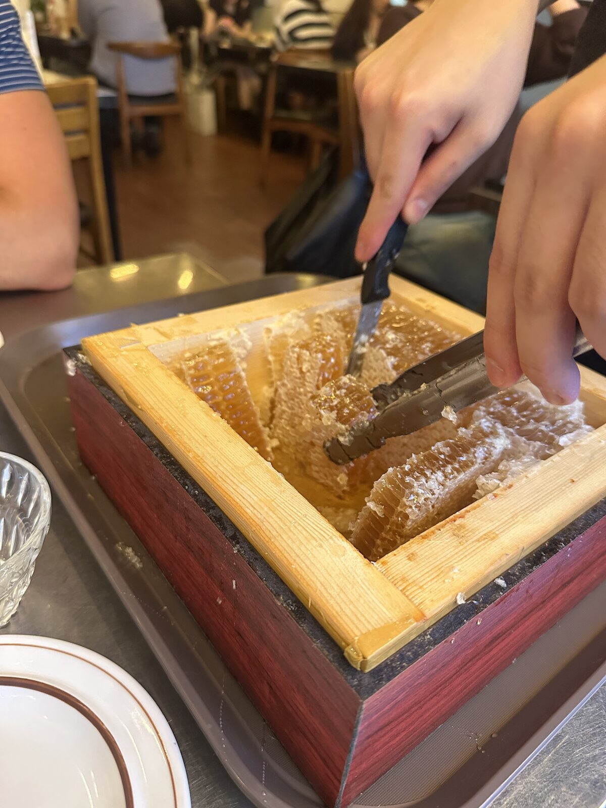 Honeycomb makgeolli pour